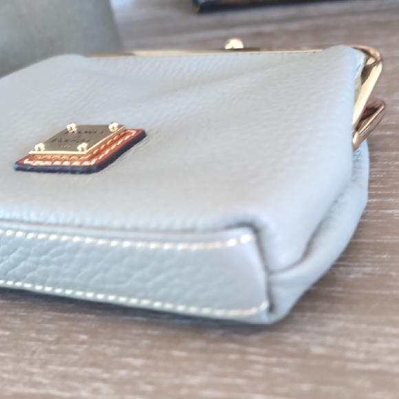 Dooney & Bourke Gray/Taupe Frame Kisslock Wallet - Picture 6 of 9